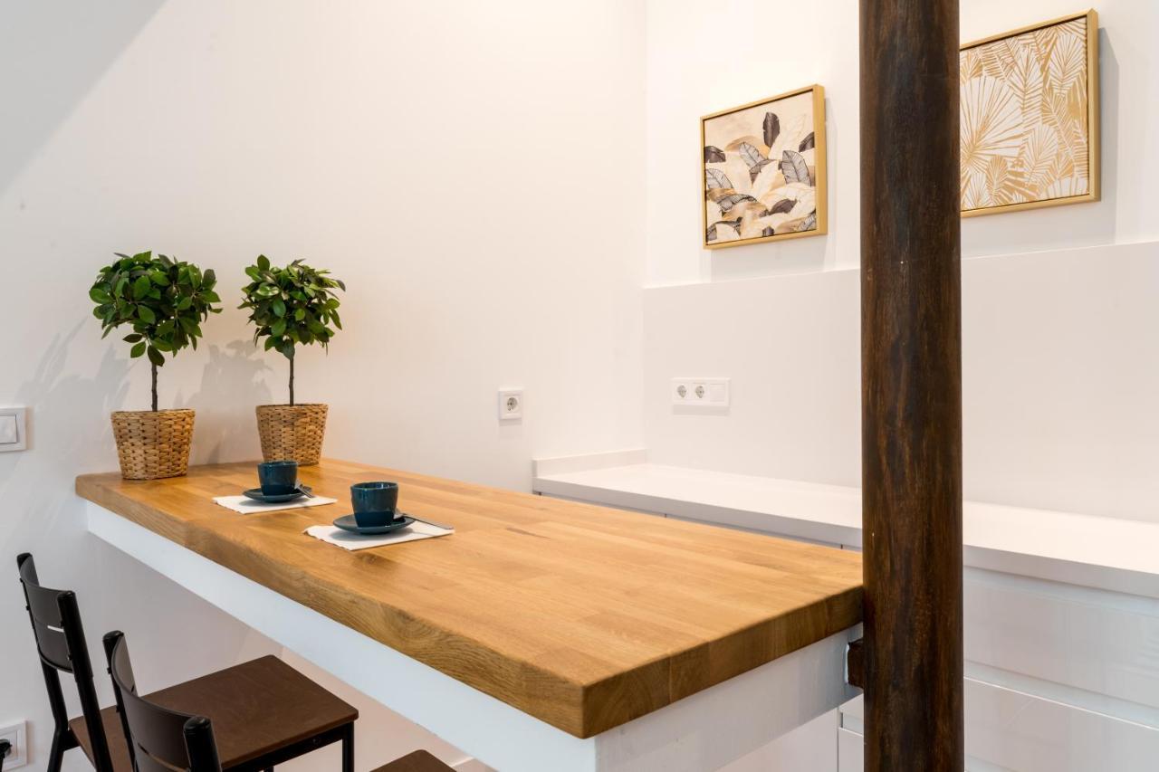 Puerta Real Home Apartment 1 เซบีญา ภายนอก รูปภาพ